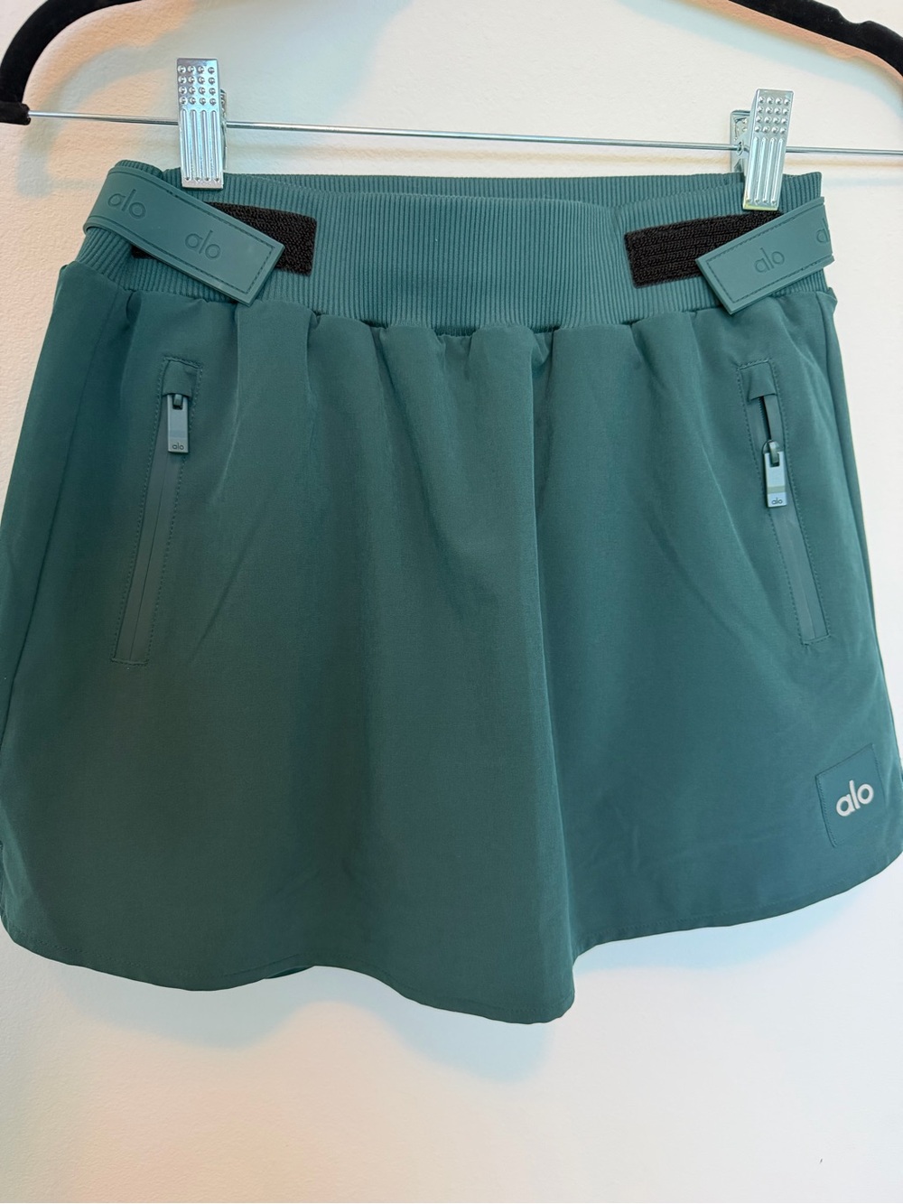 ALO Yoga Teal Athletic Skort with Zipper Pockets